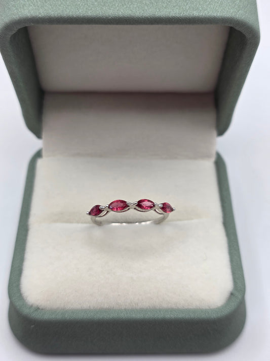 9ct white gold spinel ring