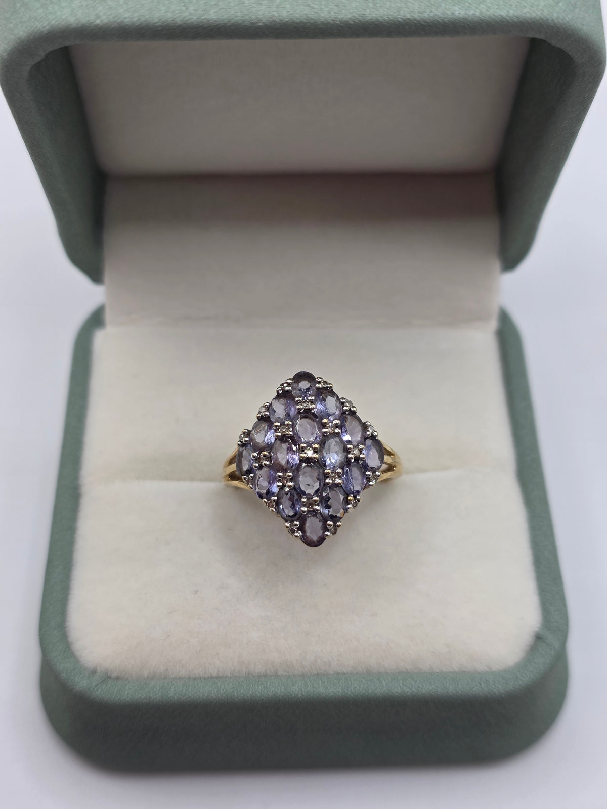 9ct gold tanzanite and diamond ring
