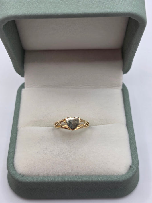 9ct gold heart signet ring