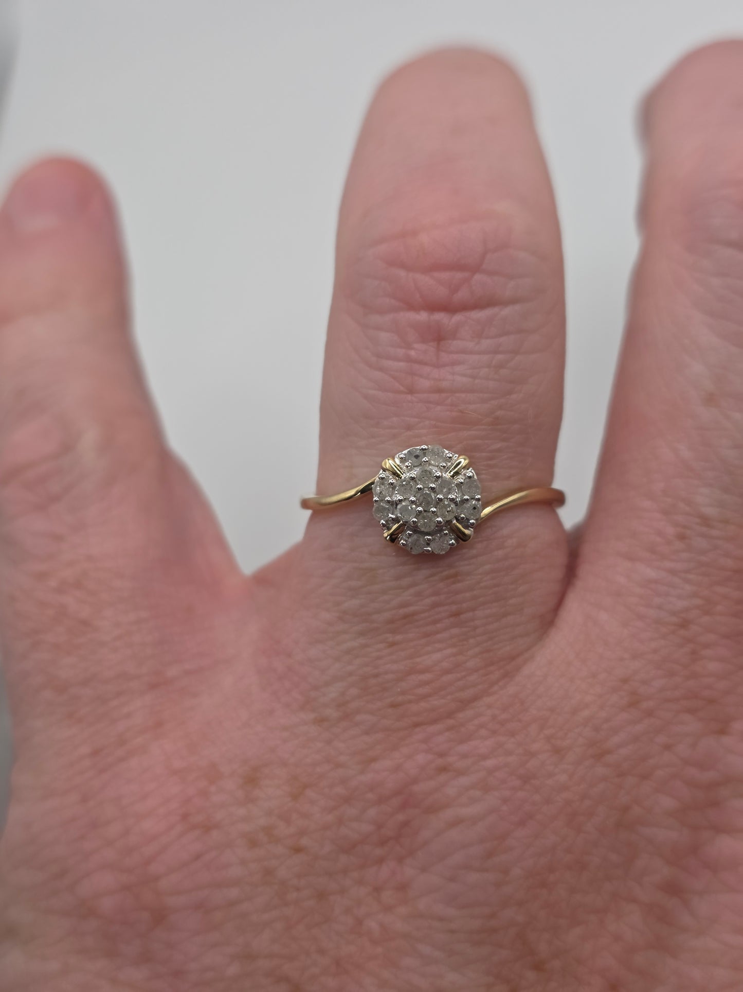 9ct gold diamond ring