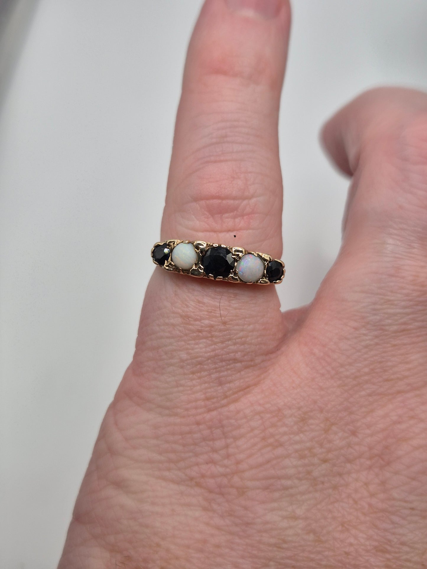 9ct gold sapphire and opal ring