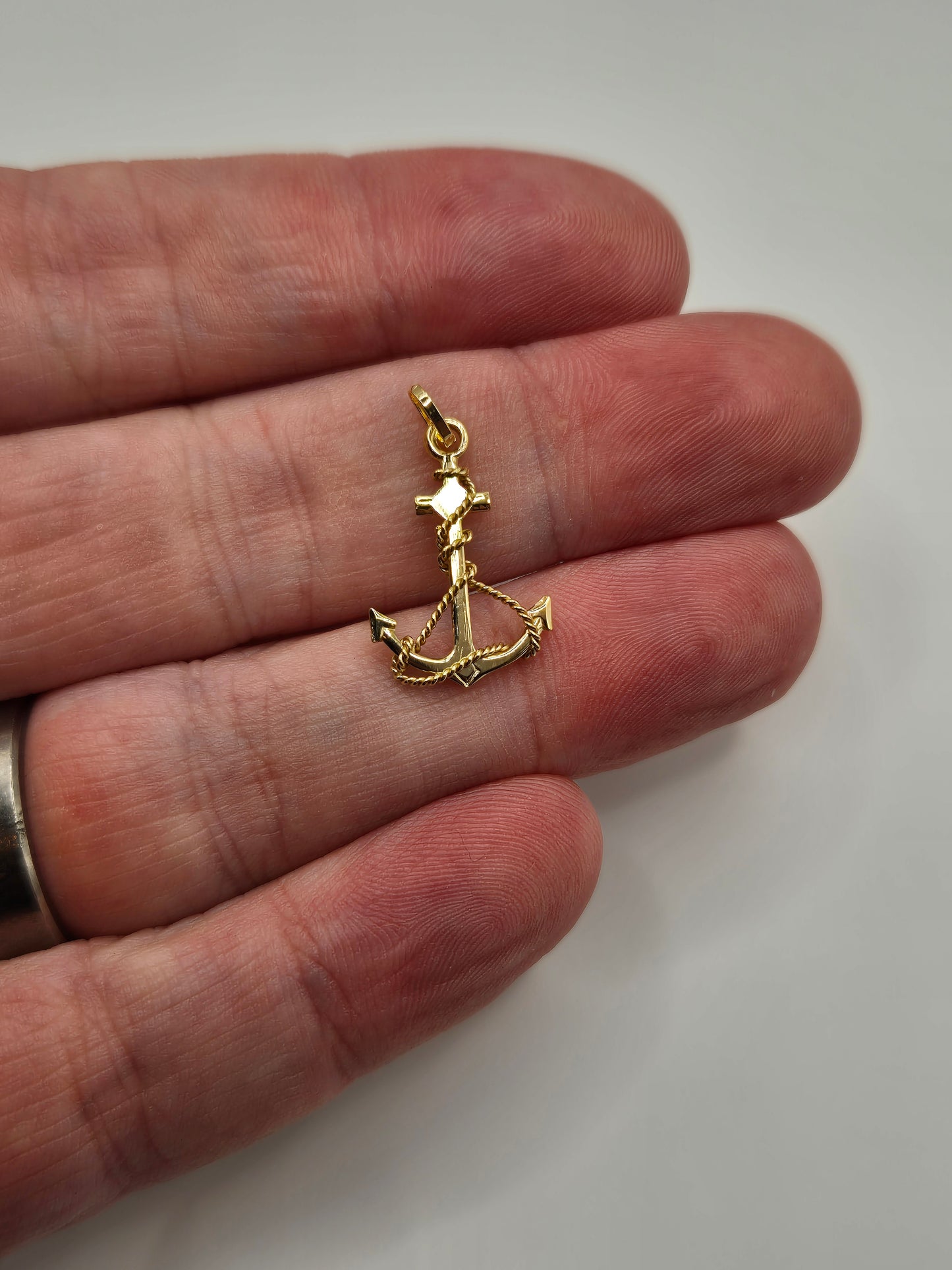9ct gold anchor charm pendant