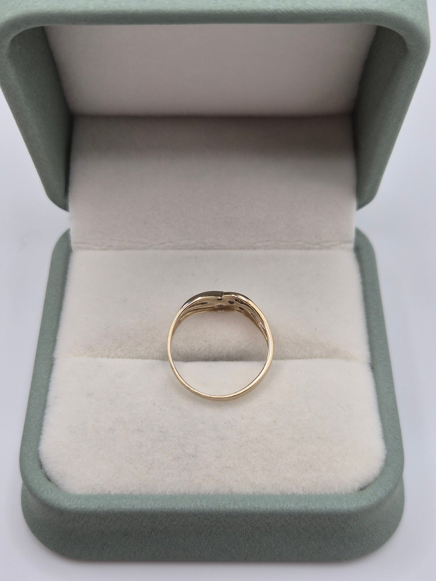 9ct gold diamond ring