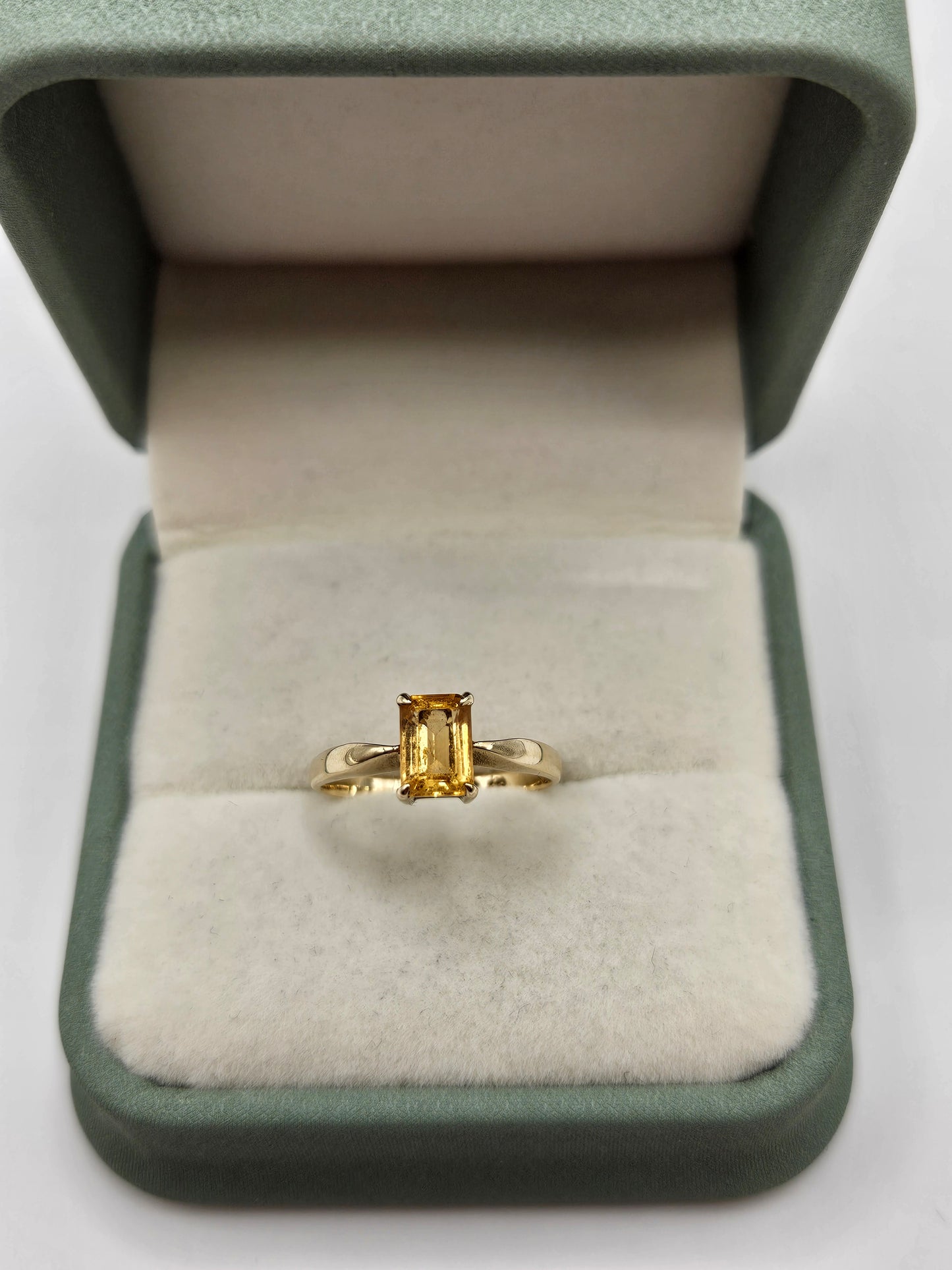 9ct gold citrine ring