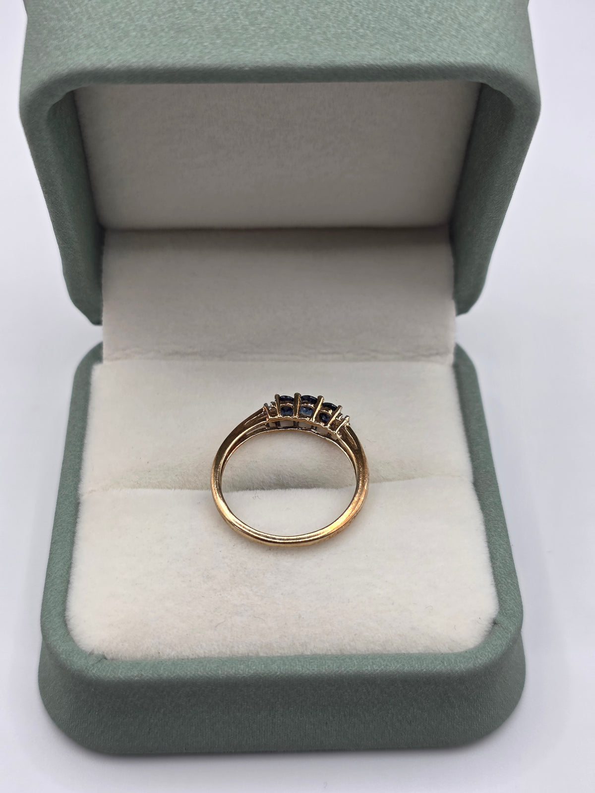 9ct gold kyanite and diamond ring