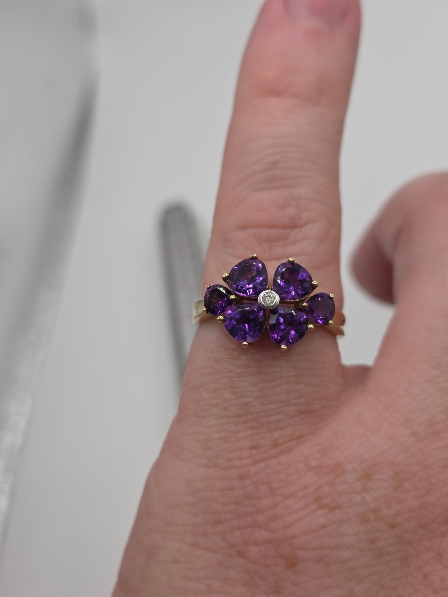 9ct gold amethyst and diamond ring