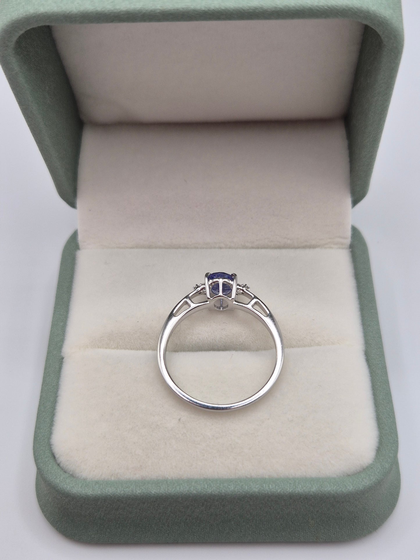 9ct white gold tanzanite and diamond ring