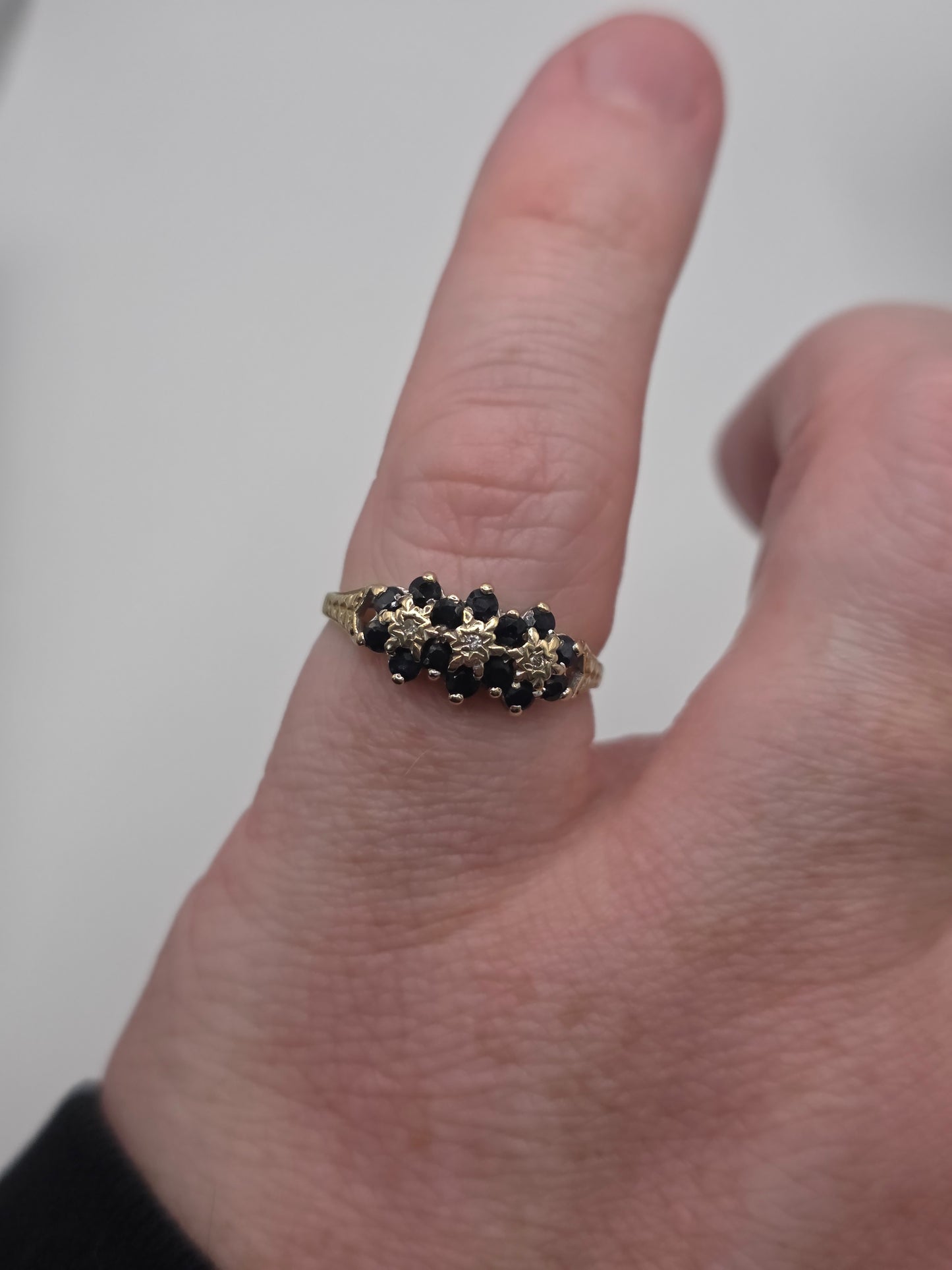 9ct gold sapphire and diamond ring