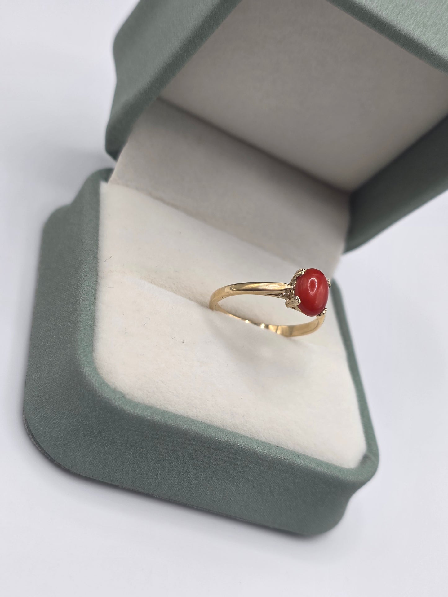 9ct gold coral ring