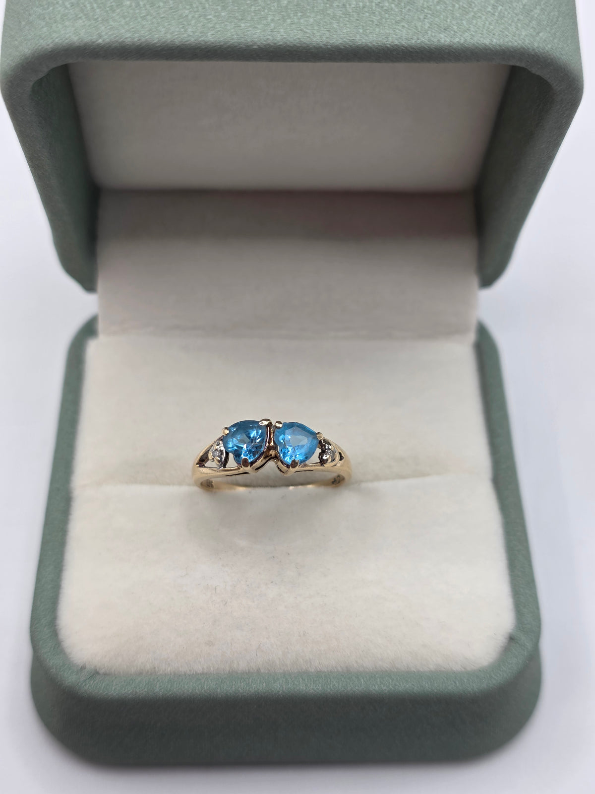 9ct gold topaz ring
