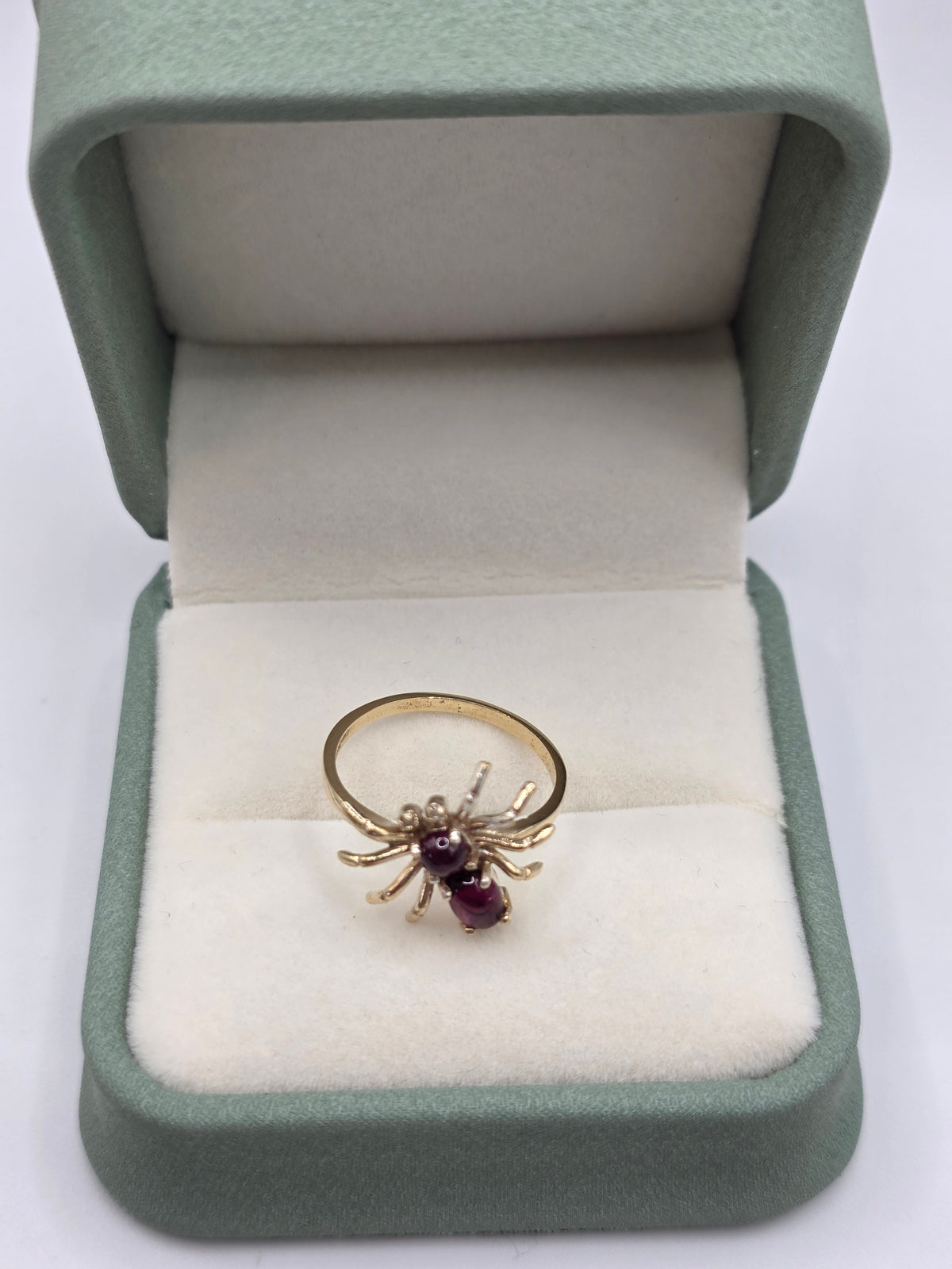 9ct gold cabachon garnet and diamond spider ring