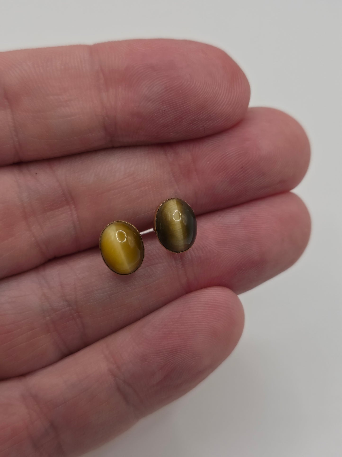 9ct gold tigers eye earrings