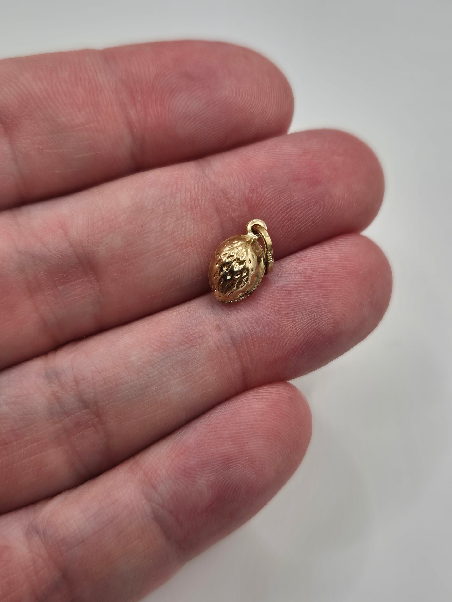 9ct gold walnut charm