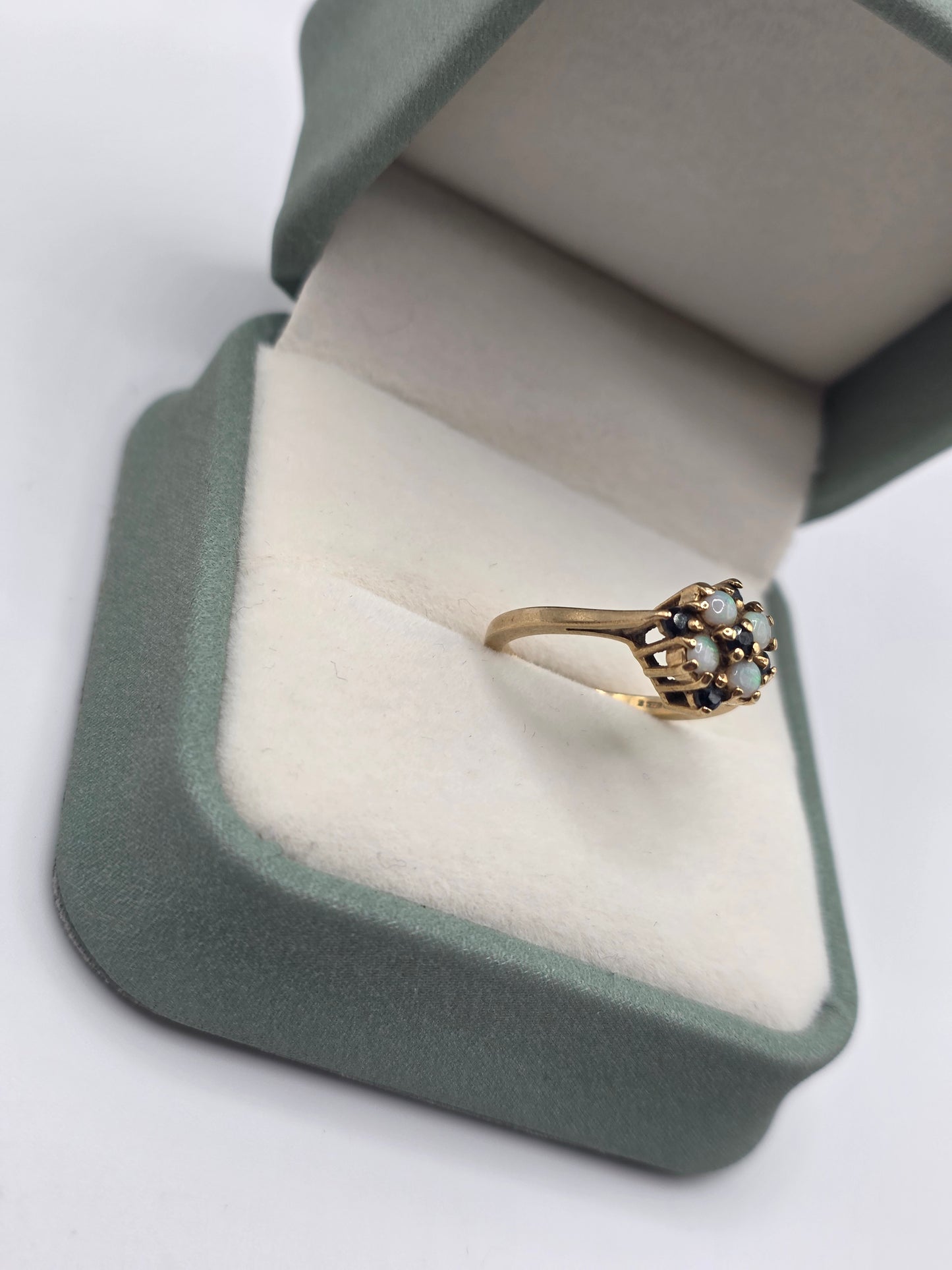 9ct gold opal and sapphire ring