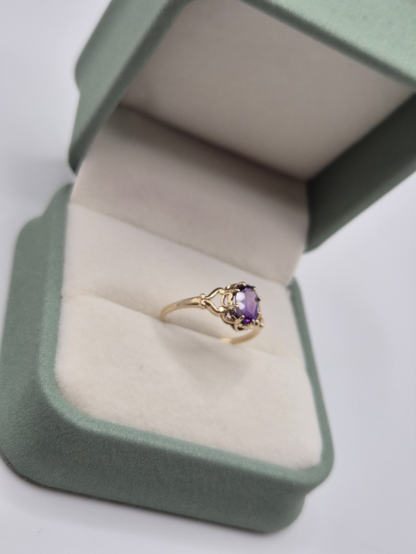 9ct gold amethyst ring