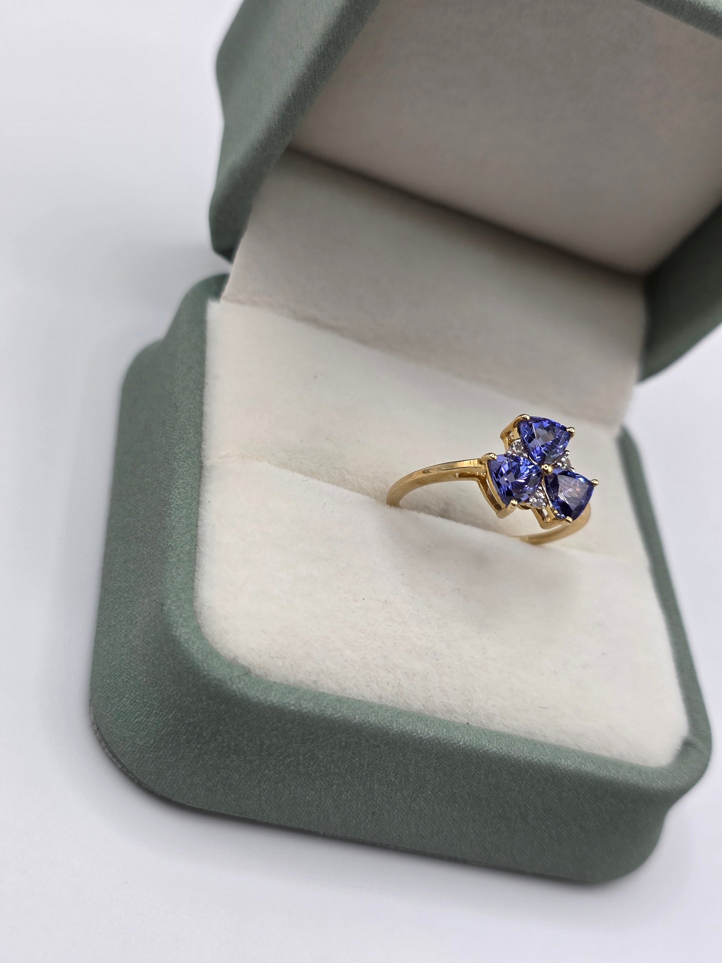 9ct gold tanzanite and zircon ring
