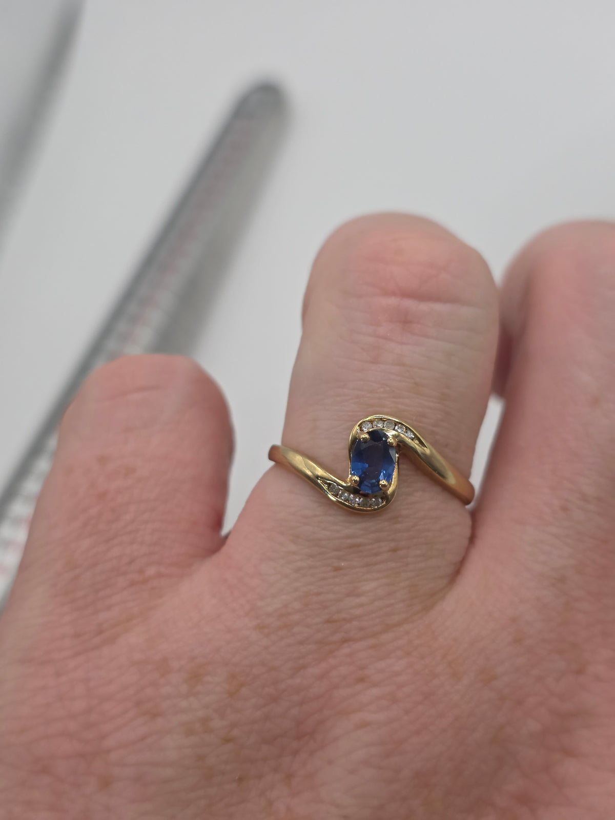 9ct gold sapphire and diamond ring