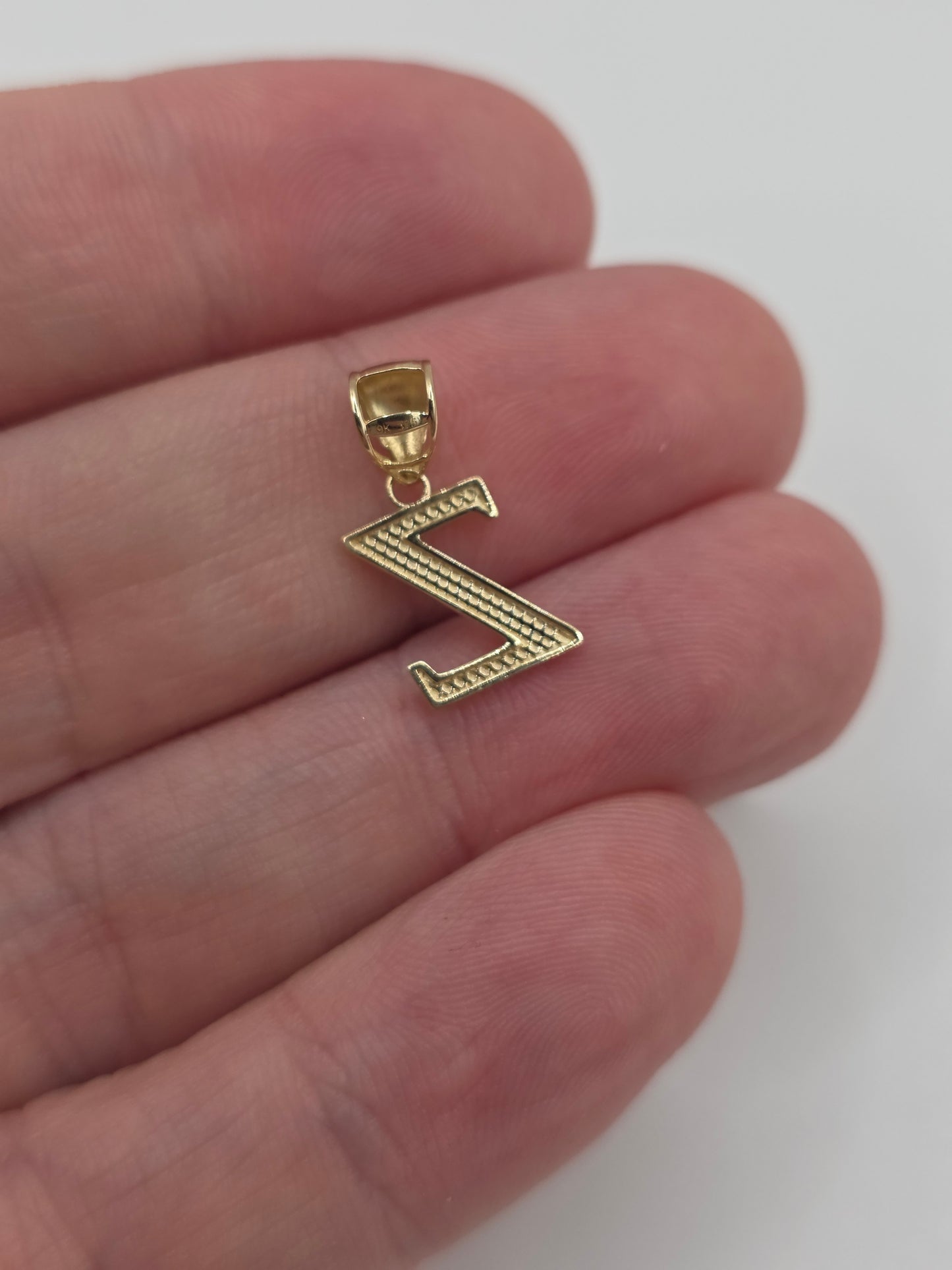 9ct gold initial Z pendant