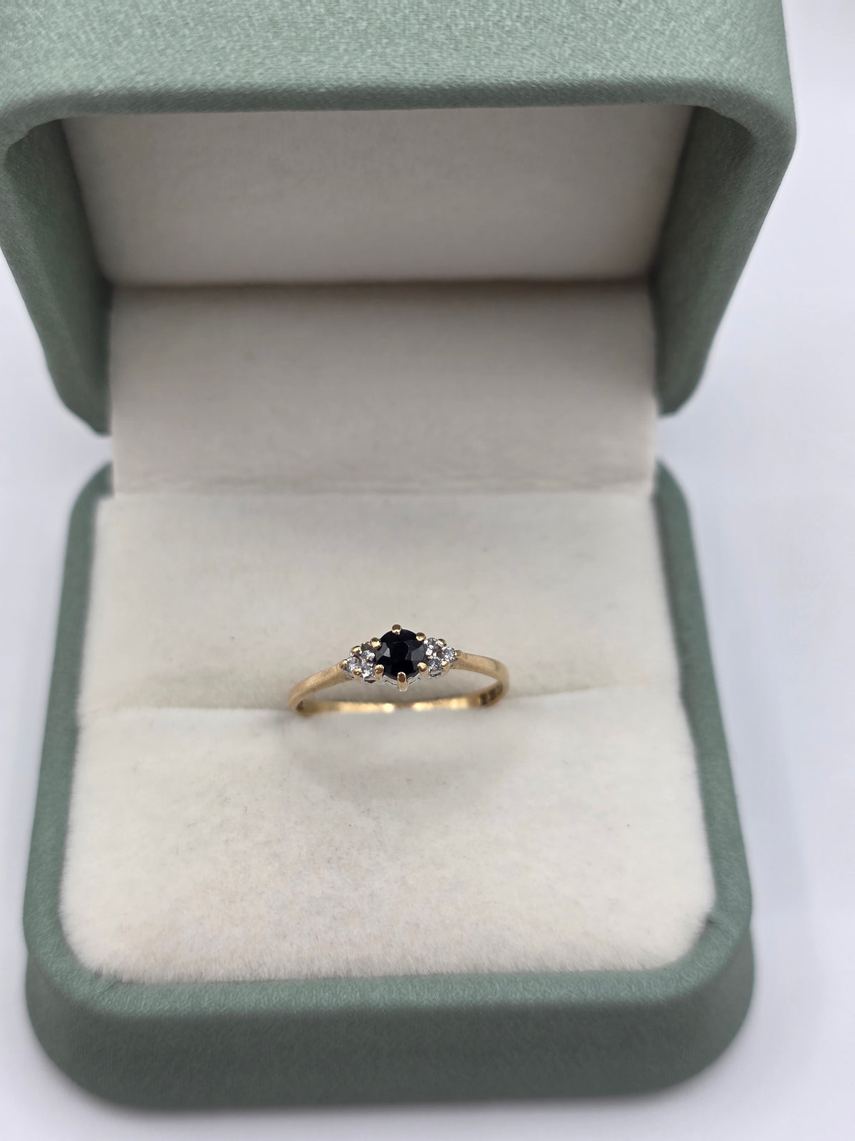 9ct gold sapphire and diamond ring