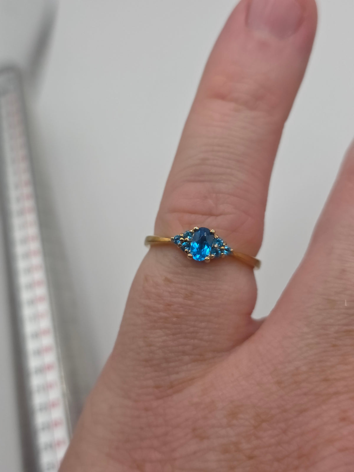 9ct gold apatite ring