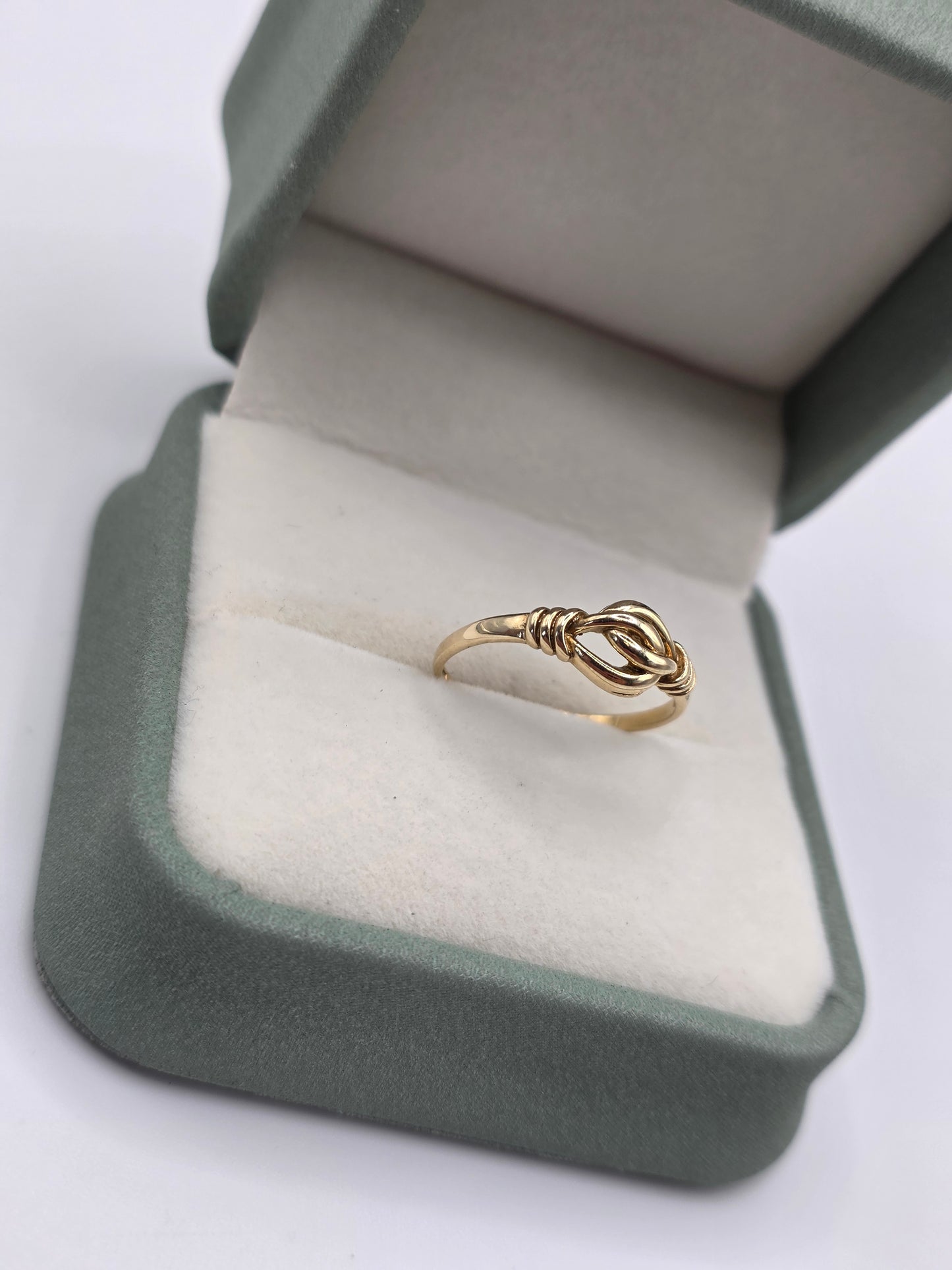 9ct gold ring