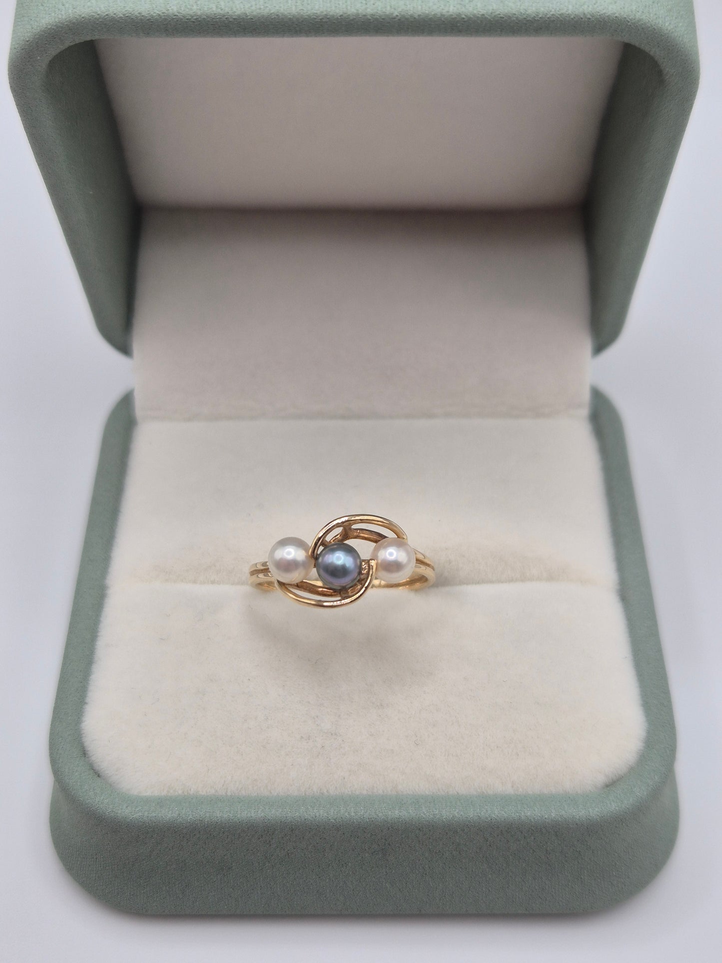 14ct gold cultured pearl ring