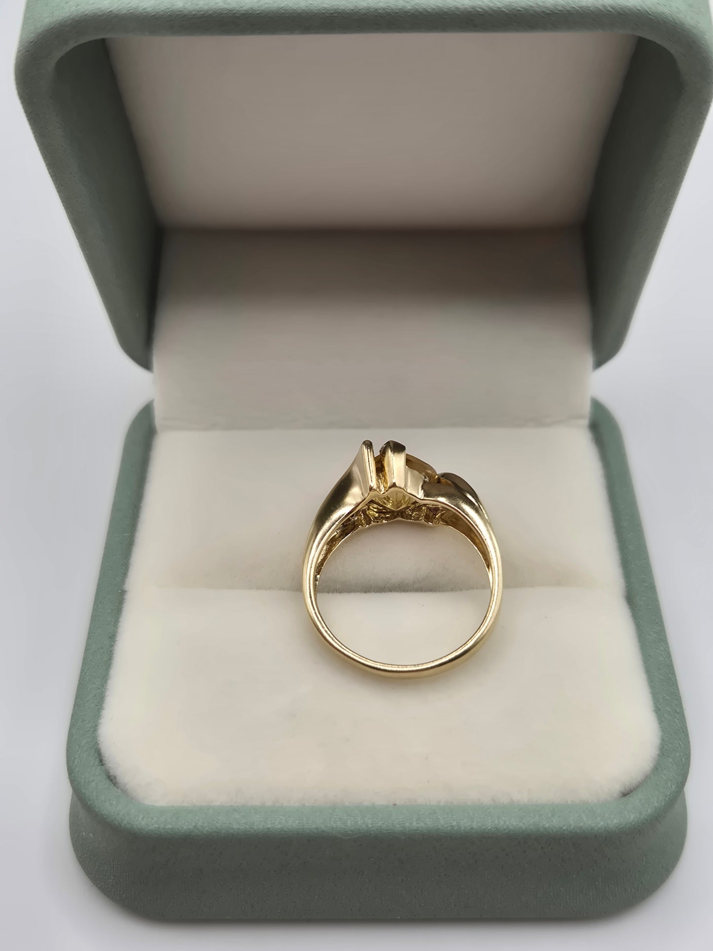 9ct gold citrine and diamond ring