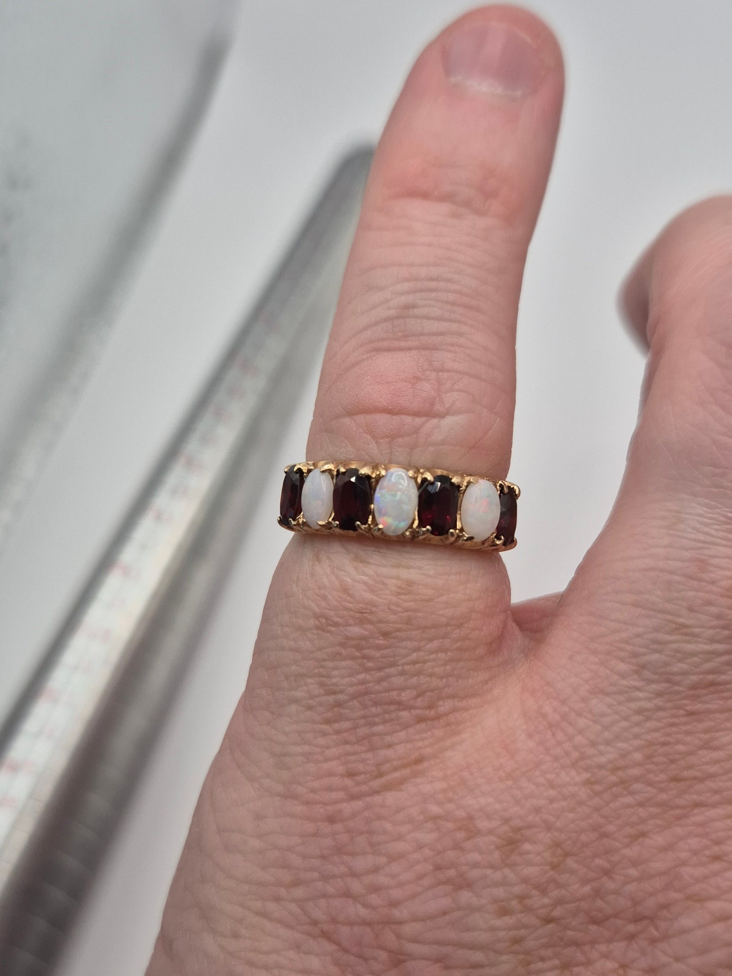9ct gold opal and garnet ring