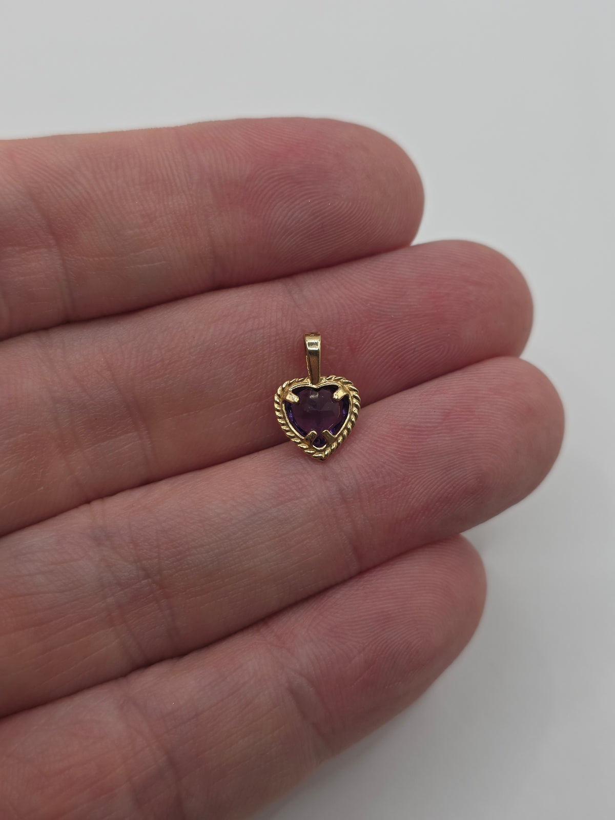 9ct gold amethyst heart pendant