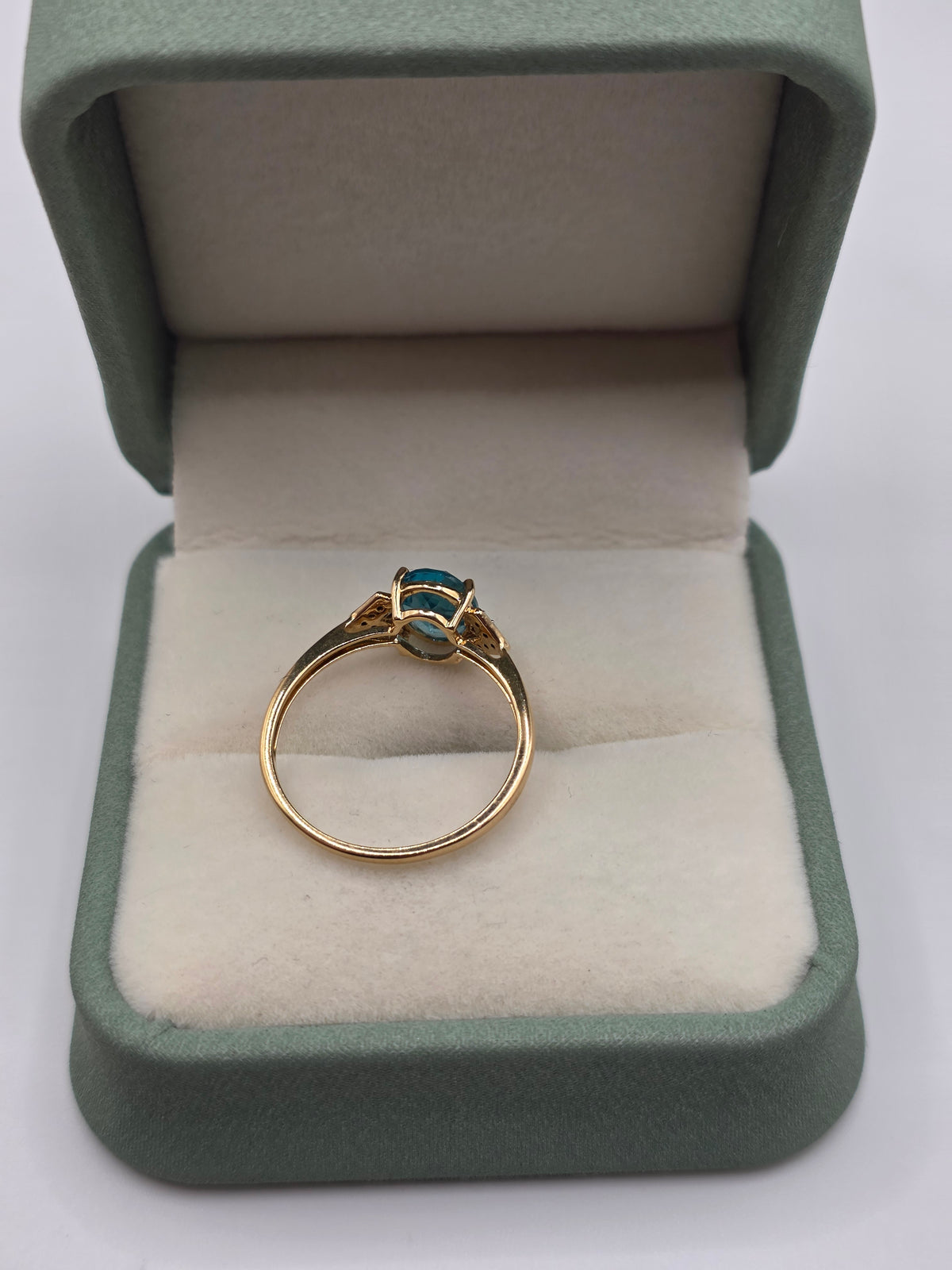 9ct gold topaz and diamond ring