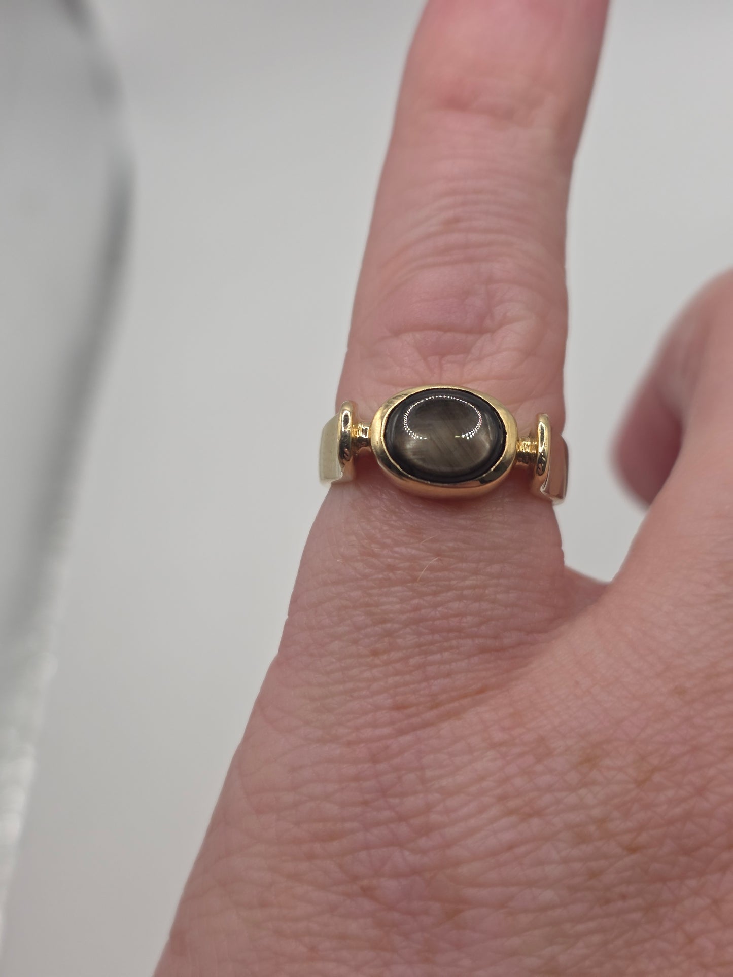 9ct gold star sapphire ring