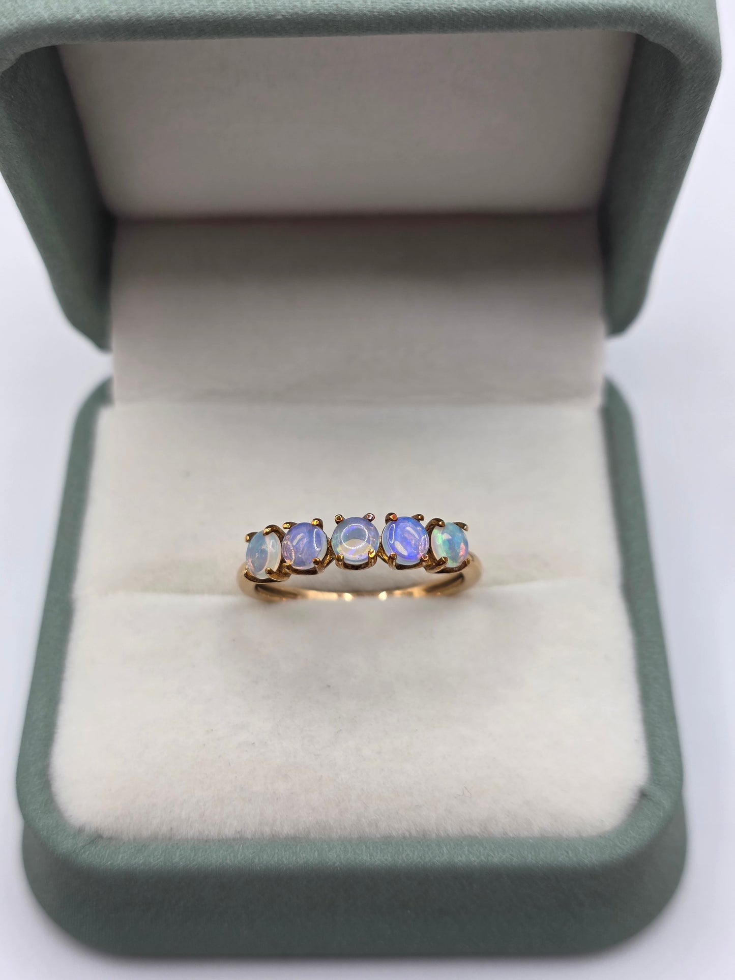 9ct gold opal ring