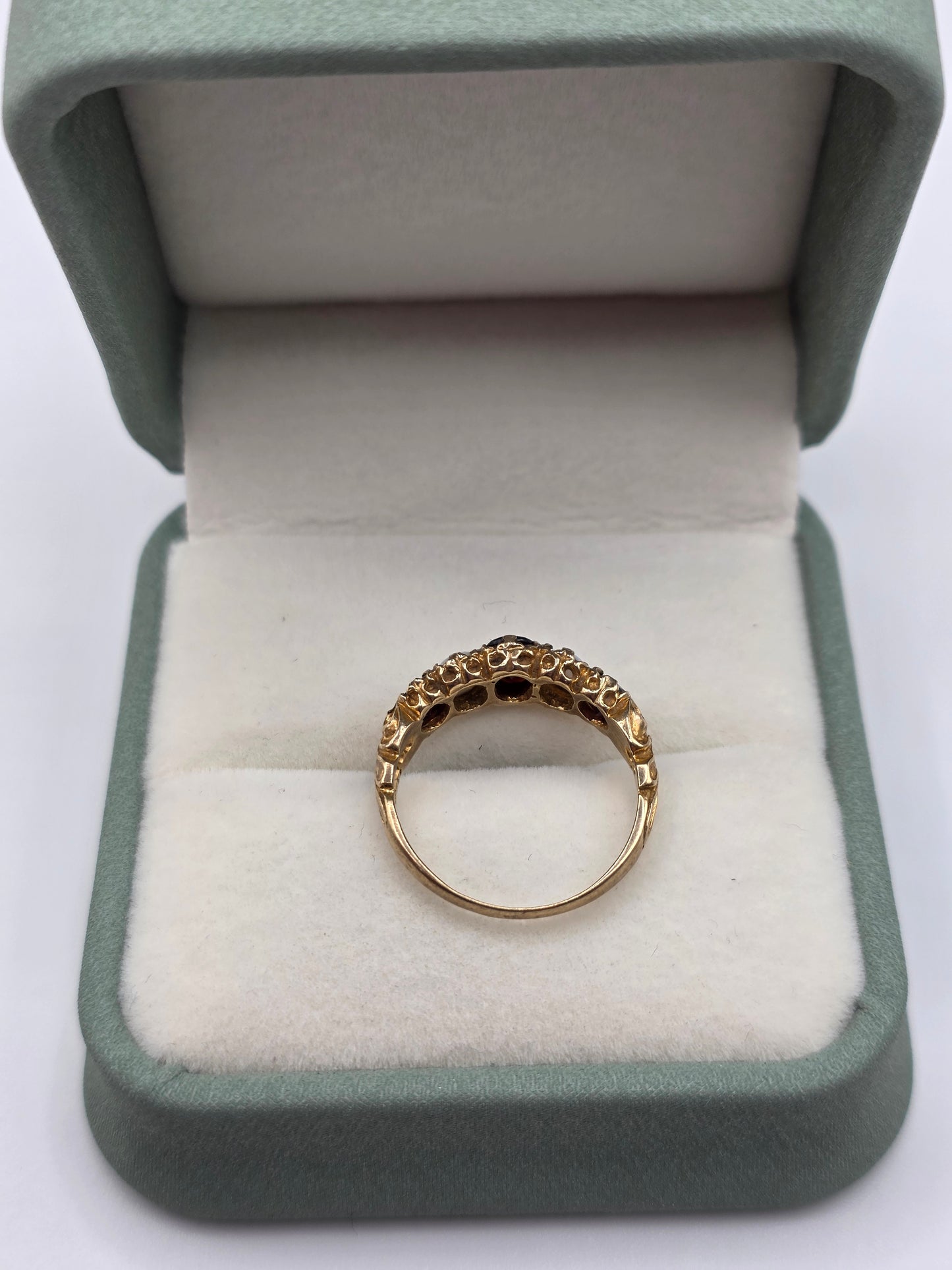 9ct gold garnet and opal ring