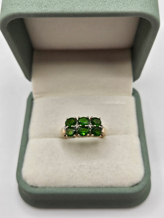 9ct gold diopside and diamond ring