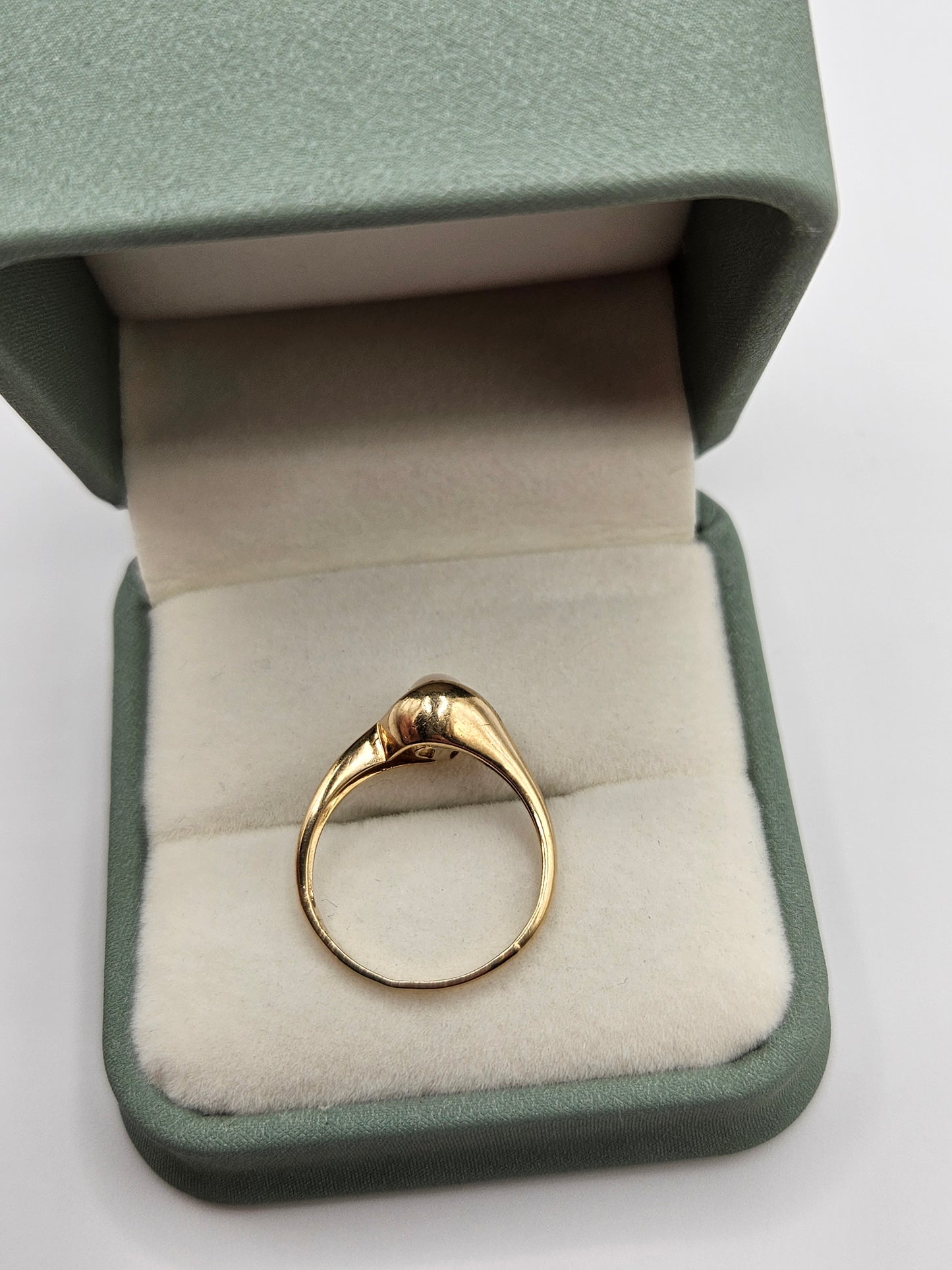 9ct gold pearl ring