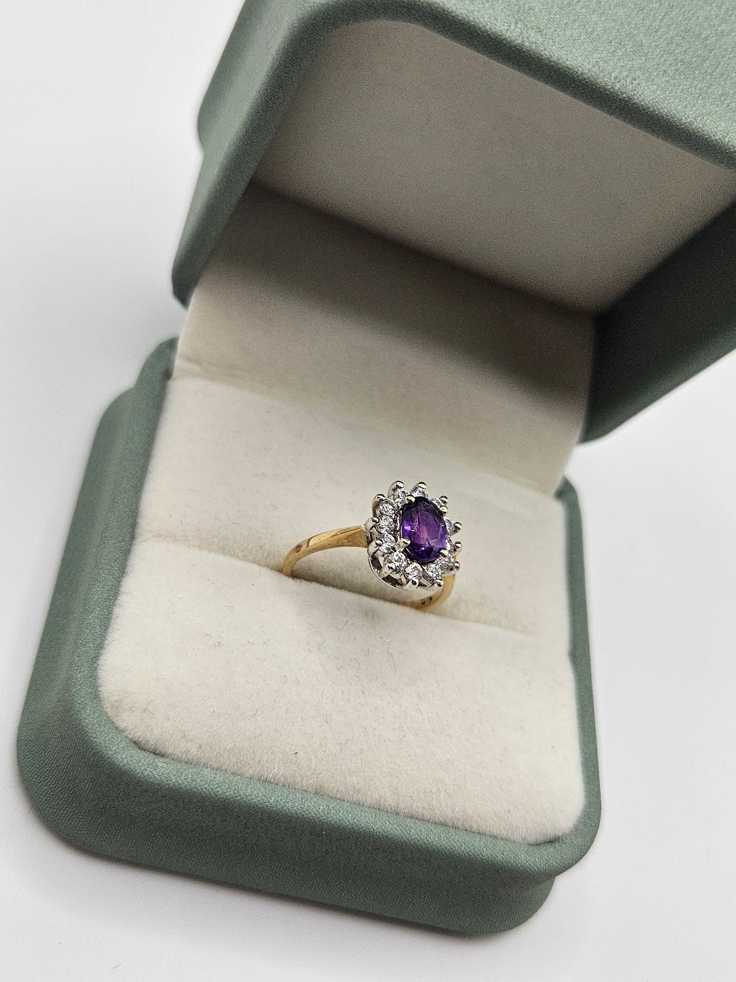 9ct gold amethyst and cz ring