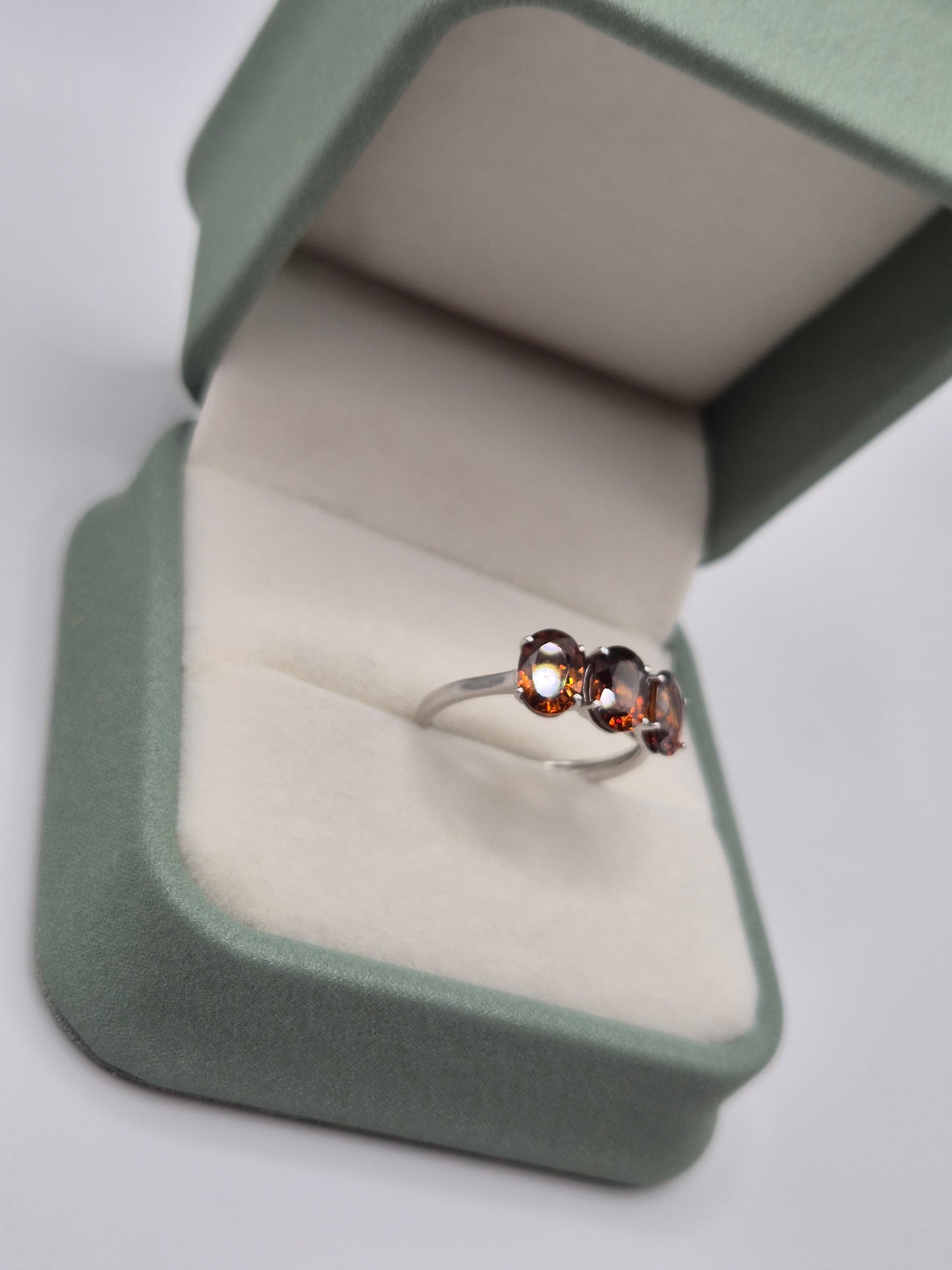 9ct white gold citrine ring