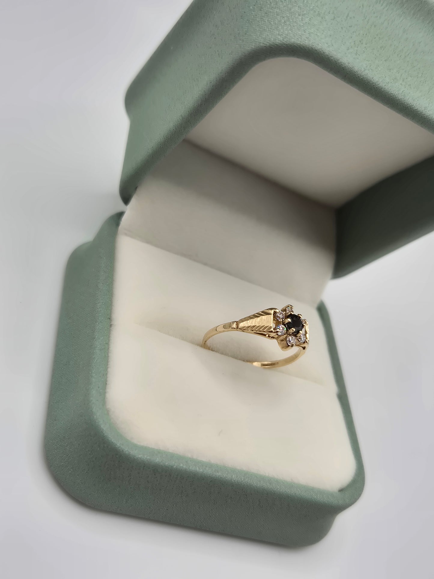 9ct gold sapphire and cz ring