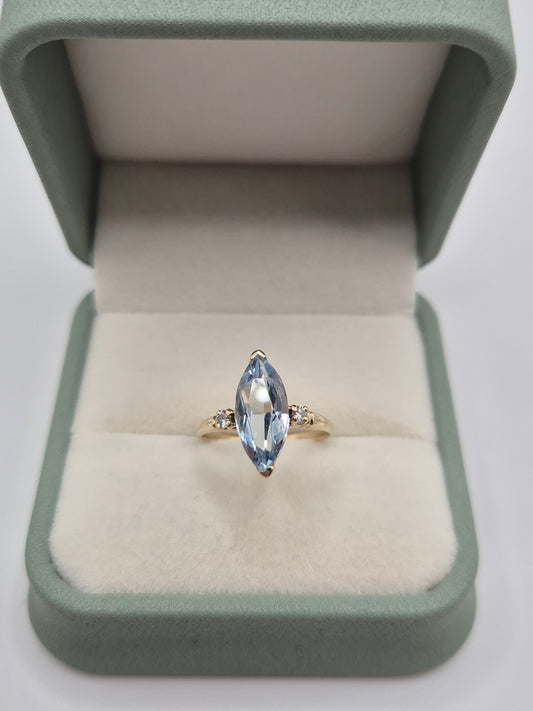 9ct gold aquamarine and diamond ring