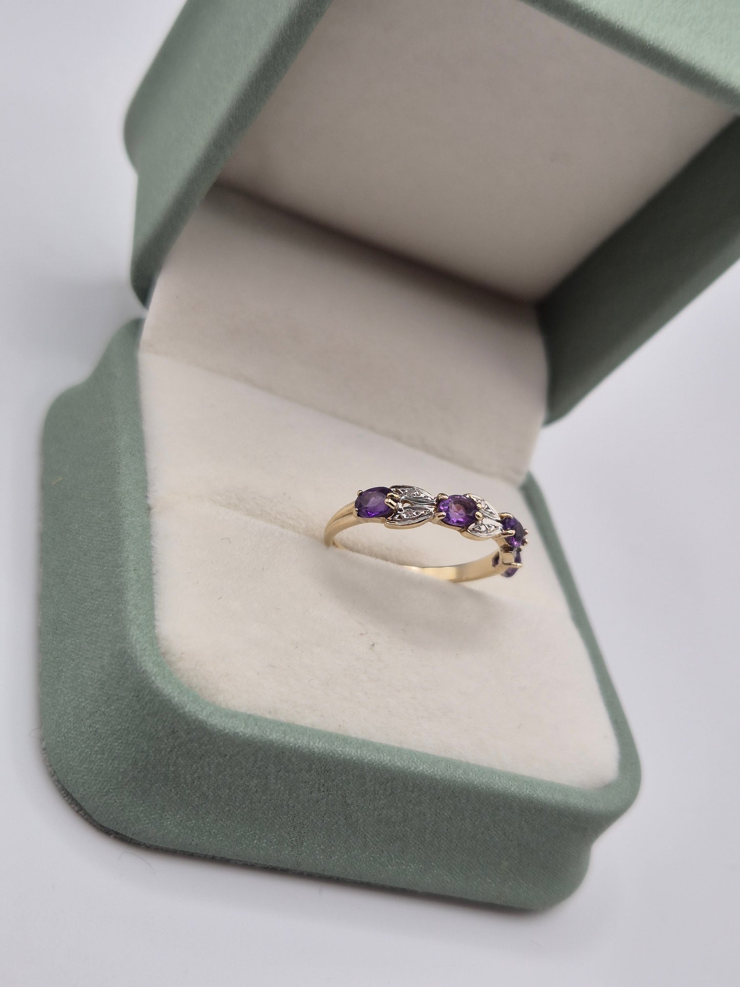 9ct gold amethyst and diamond ring
