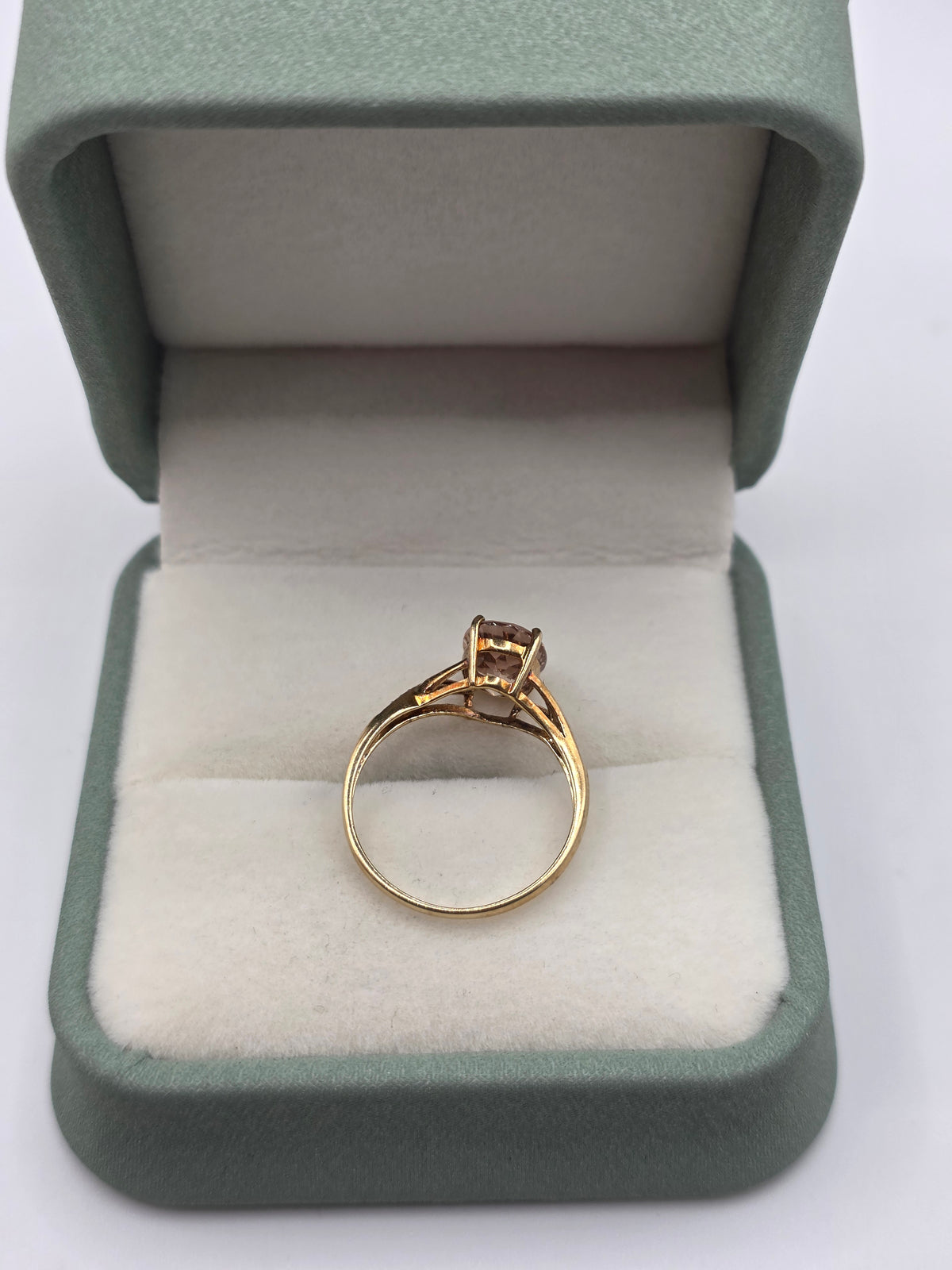 9ct gold morganite and diamond ring
