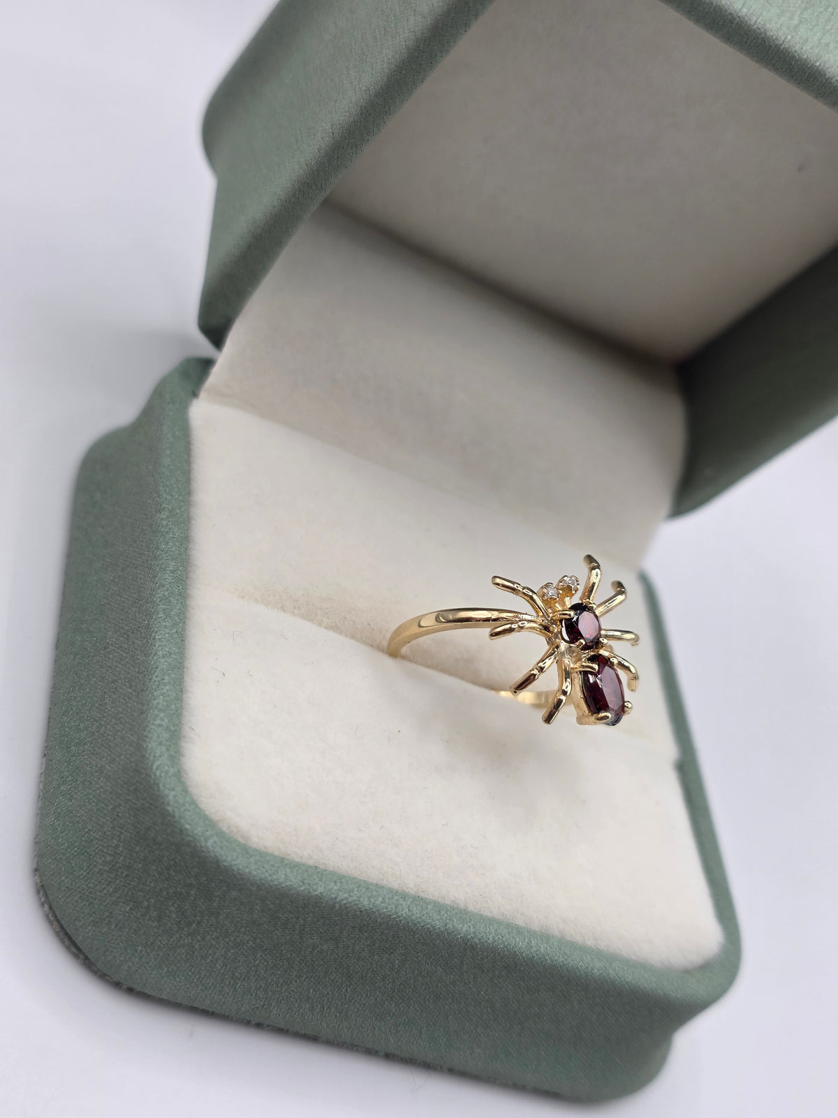 9ct gold garnet and diamond spider ring