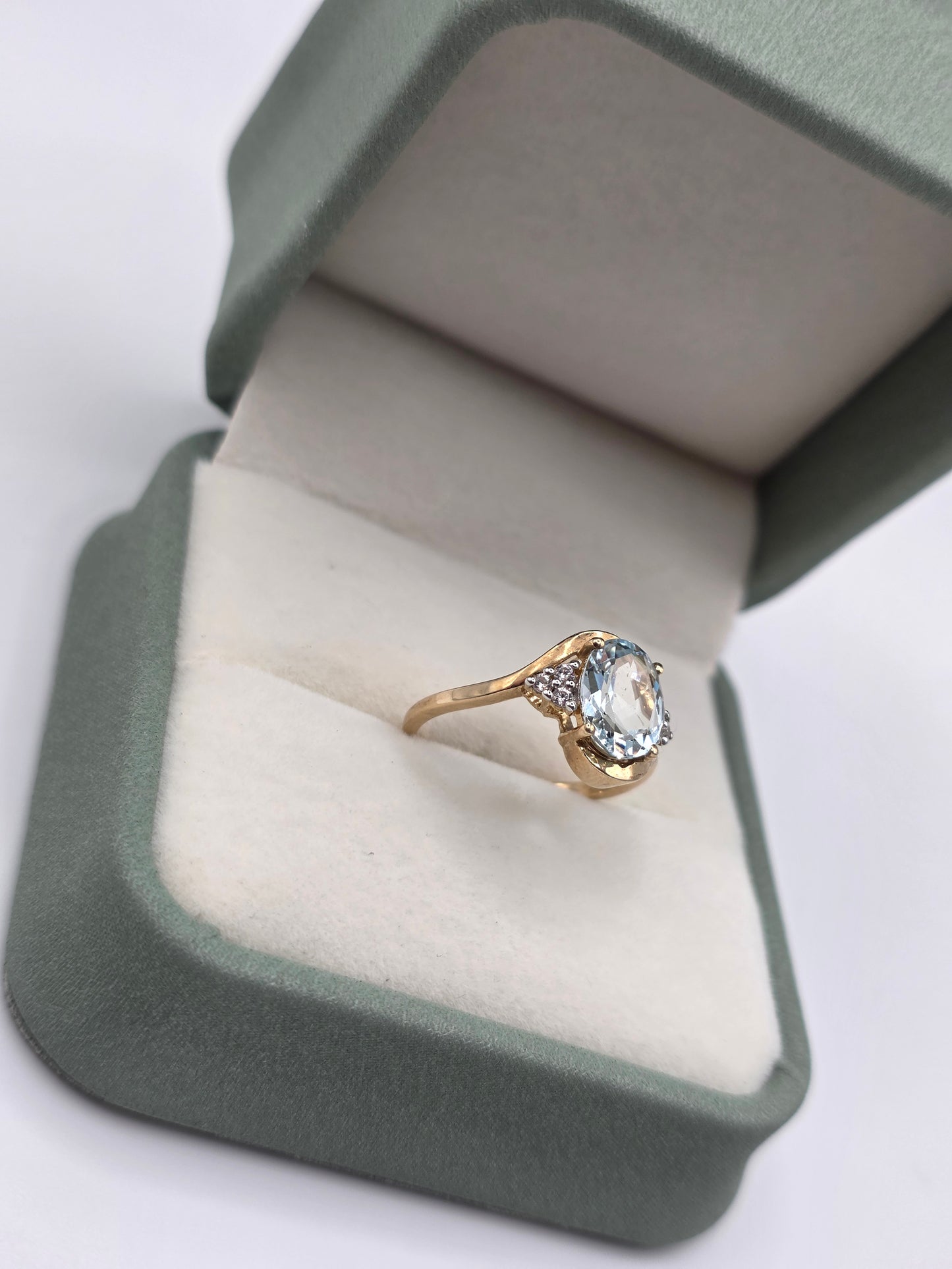 9ct gold aquamarine and white topaz ring