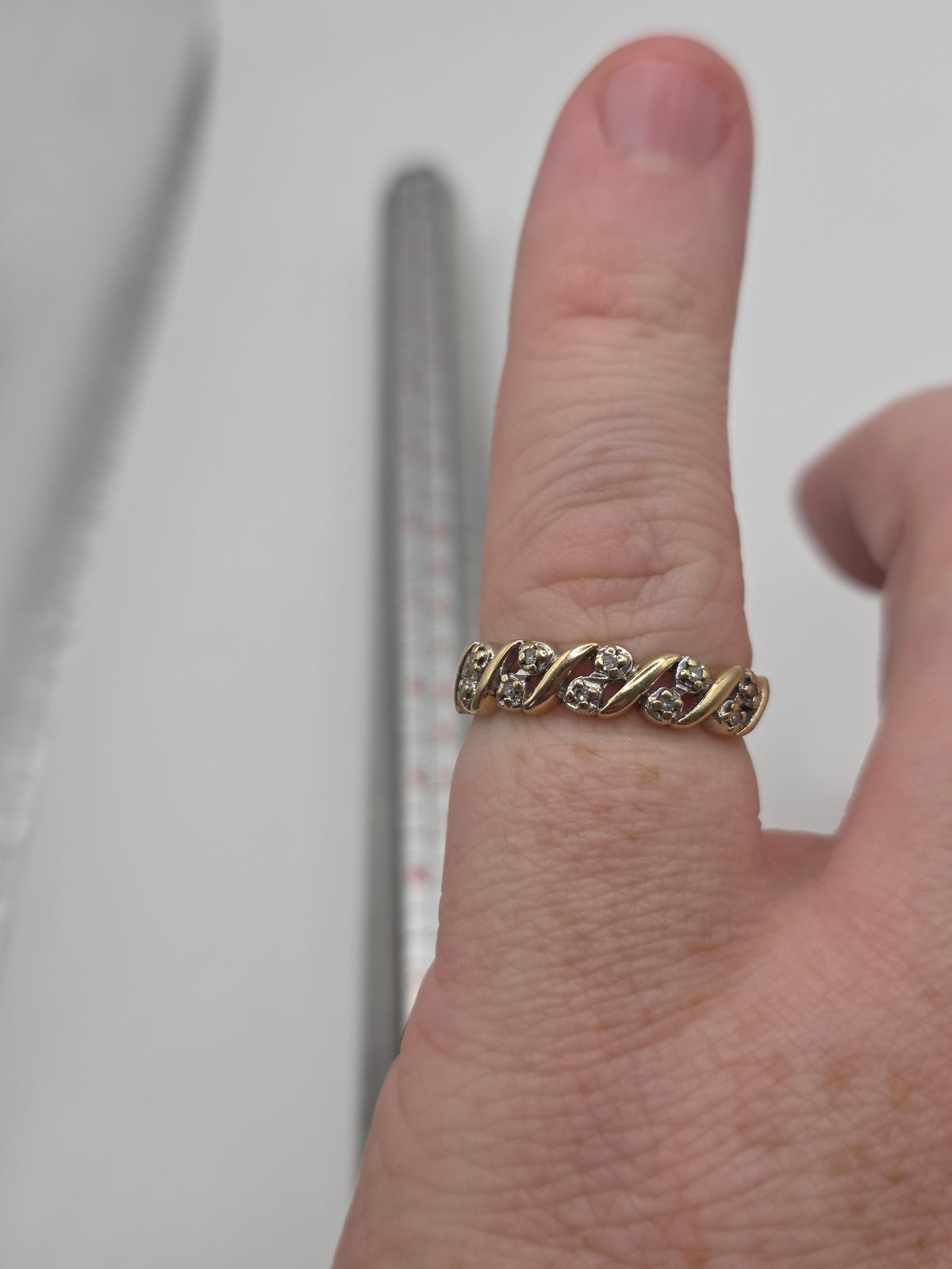 9ct gold diamond ring