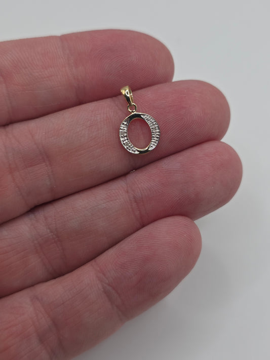 9ct gold diamond initial O pendant