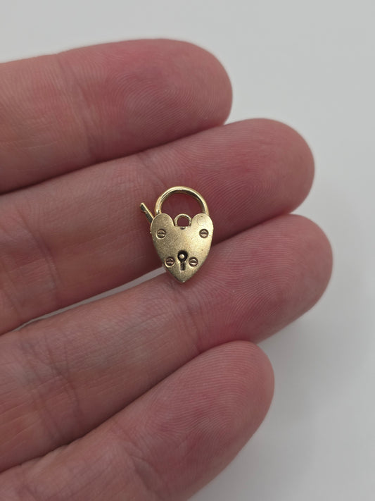 9ct gold padlock 19