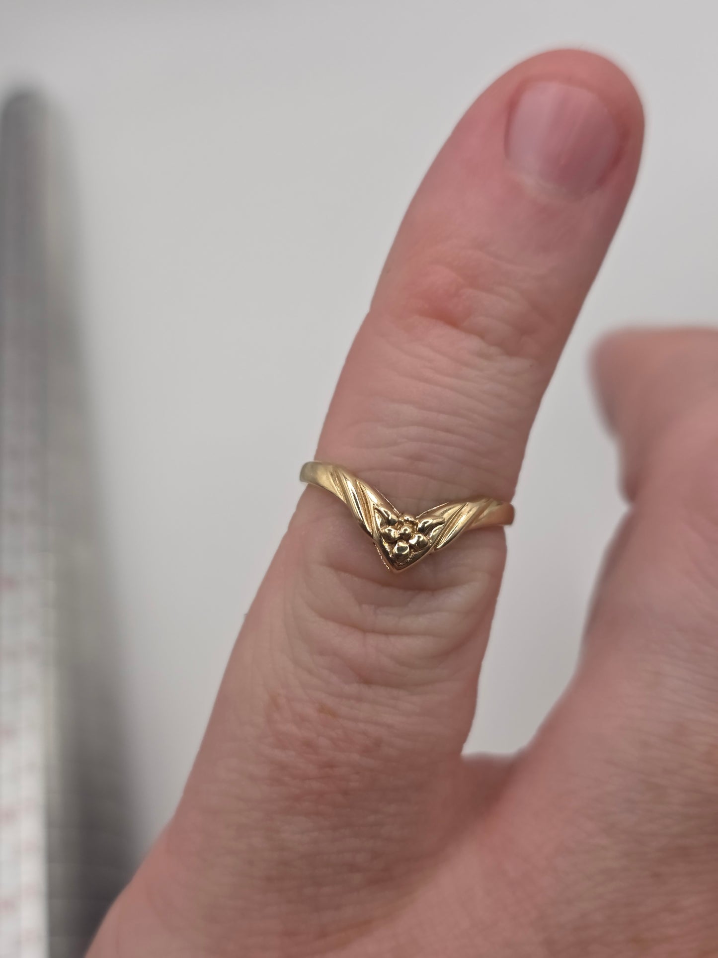 9ct gold wishbone ring