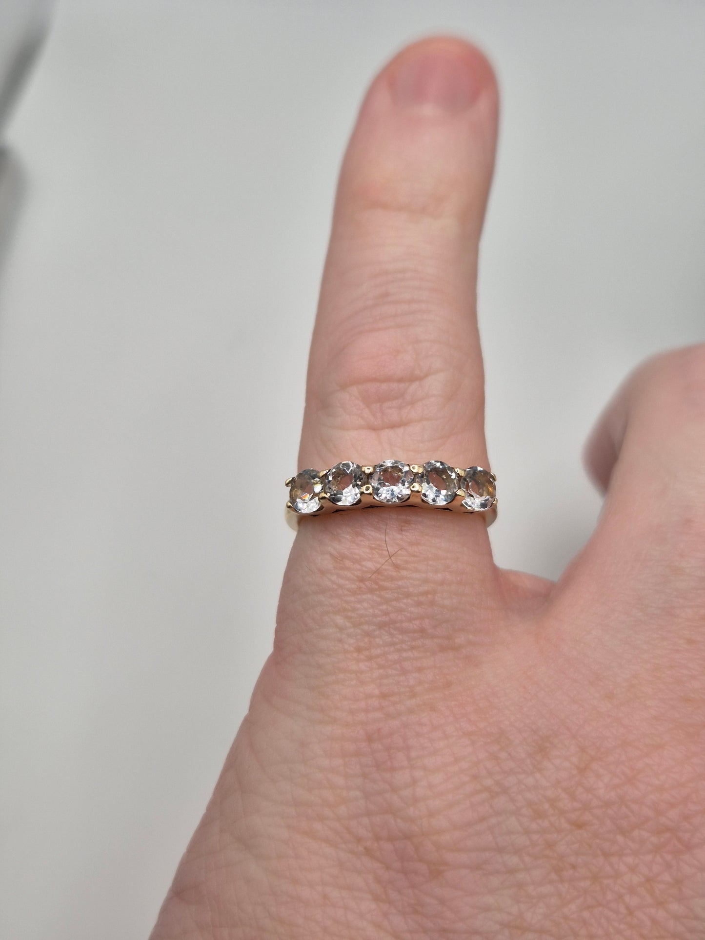 9ct gold white topaz ring