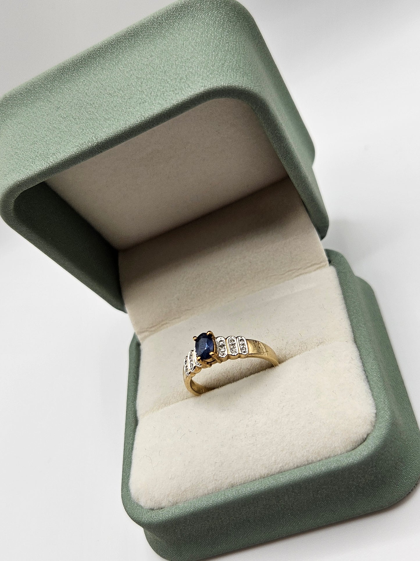 9ct gold sapphire and diamond ring