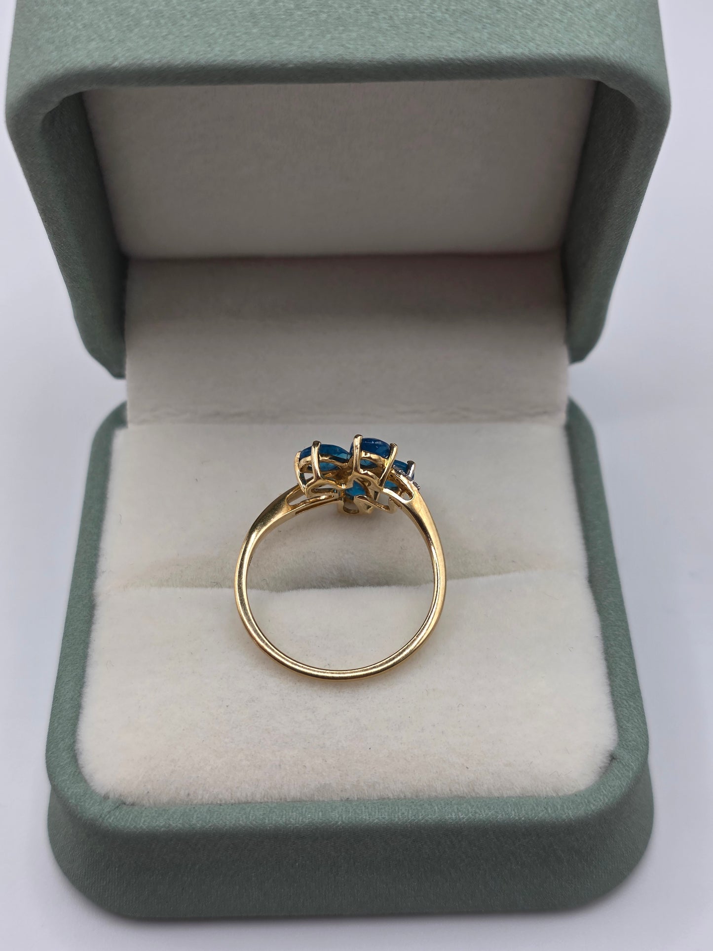 9ct gold topaz and diamond ring